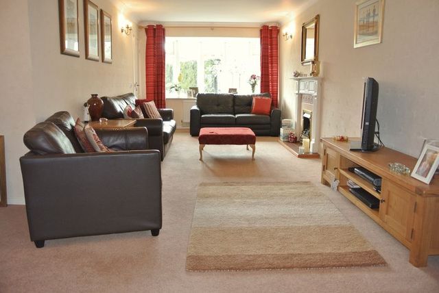  Image of 4 bedroom Detached house for sale in Leys Close Barrowby Grantham NG32 at Leys Close Barrowby Grantham, NG32 1TQ