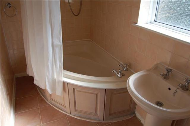  Image of 3 bedroom Semi-Detached house to rent in Libertus Road Cheltenham GL51 at Gloucestershire, GL51 7EP