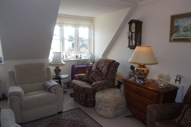  Image of 1 bedroom Flat for sale in Upper Bognor Road Bognor Regis PO21 at 26 Upper Bognor Road  Bogor Regis, PO21 1FG