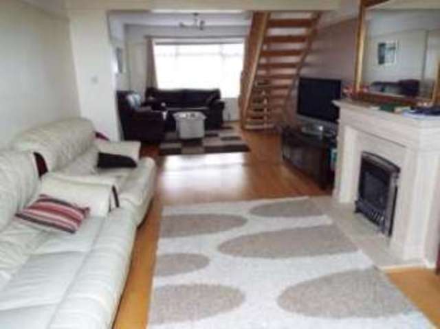 Image of 2 bedroom Bungalow for sale in Linden Road Leagrave Luton LU4 at Luton Bedfordshire Leagrave, LU4 9QZ