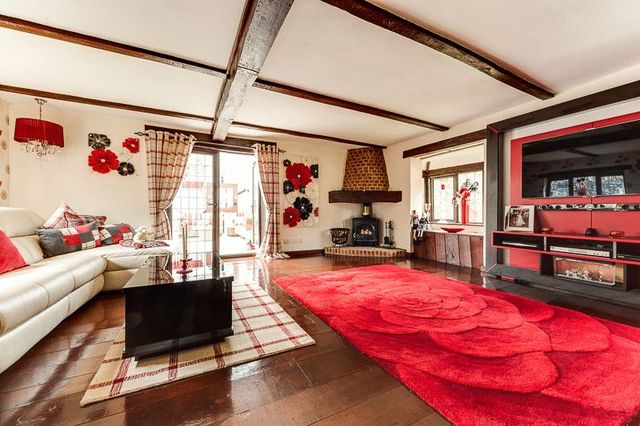  Image of 4 bedroom Detached house for sale in West Park Road Newchapel Lingfield RH7 at West Park Road Newchapel Lingfield, RH7 6HT