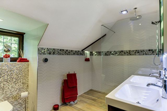  Image of 4 bedroom Detached house for sale in West Park Road Newchapel Lingfield RH7 at West Park Road Newchapel Lingfield, RH7 6HT