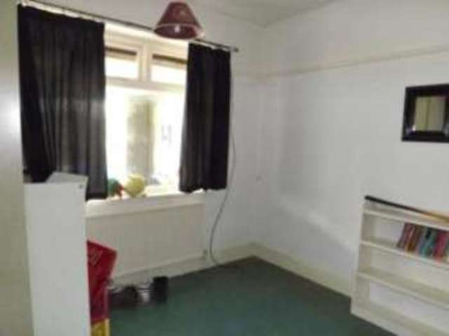  Image of 2 bedroom Bungalow for sale in Harwich Road Little Clacton Clacton-on-Sea CO16 at Little Clacton Clacton-on-Sea Weeley Heath, CO16 9NE