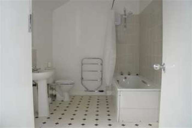  Image of 2 bedroom Detached house to rent in Livingstone Road Scarborough YO12 at Falsgrave, YO12 7LH