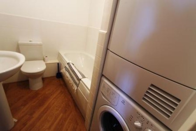  Image of 2 bedroom Flat to rent in Lochburn Gate Glasgow G20 at Lambhill Glasgow Glasgow, G20 0SN