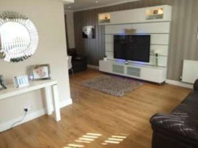  Image of 3 bedroom Terraced house for sale in Lomond Gardens Kirkcaldy KY2 at Kirkcaldy Fife Chapel, KY2 6AE