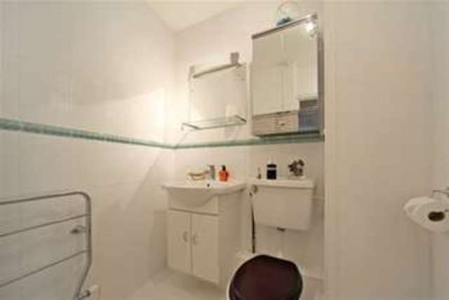  Image of 1 bedroom Flat to rent in Lower Sloane Street London SW1W at London, SW1W 8DD