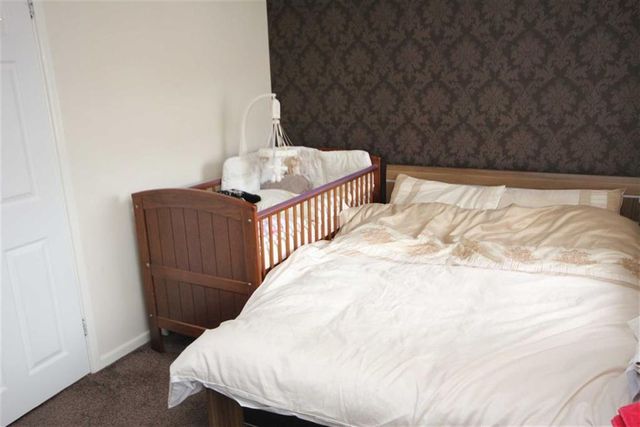  Image of 2 bedroom Property for sale in Lower Wheat End Rochdale OL16 at Lower Wheat End Rochdale Rochdale, OL16 2YL