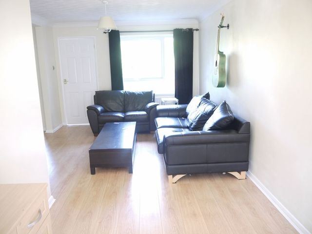  Image of 3 bedroom Semi-Detached house for sale in Pine View Close Bursledon Southampton SO31 at Pine View Close Lowford Southampton, SO31 8GB