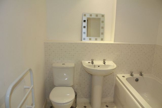  Image of 2 bedroom Flat to rent in Lowther Drive Darlington DL1 at Lowther Drive  Darlington, DL1 4LZ