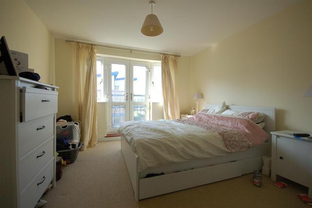  Image of 2 bedroom Property to rent in Luscinia View Napier Road Reading RG1 at Luscinia View Reading Reading, RG1 8AE