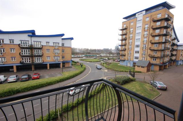  Image of 2 bedroom Property to rent in Luscinia View Napier Road Reading RG1 at Luscinia View Reading Reading, RG1 8AE