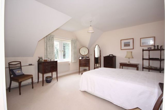  Image of 2 bedroom Cottage for sale in Lyefield Court Emmer Green Reading RG4 at Lyefield Court Emmer Green Reading,, RG4 8AP