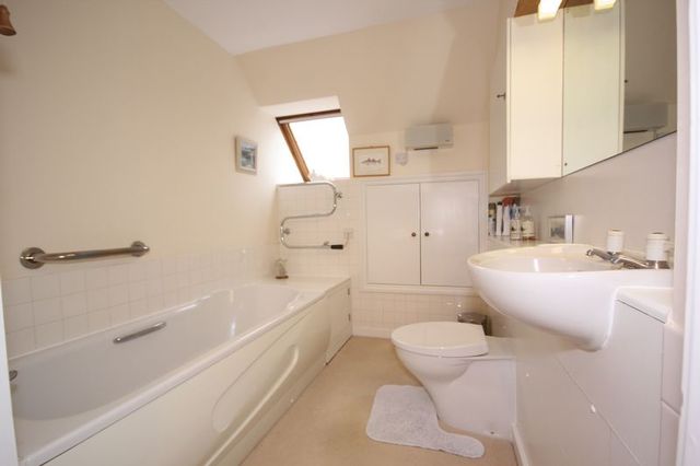  Image of 2 bedroom Cottage for sale in Lyefield Court Emmer Green Reading RG4 at Lyefield Court Emmer Green Reading,, RG4 8AP