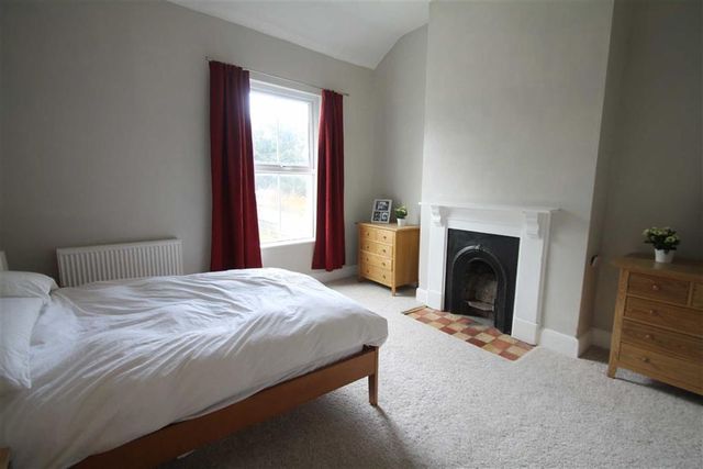  Image of 4 bedroom Property for sale in Lyndon Road Solihull B92 at Lyndon Road SOLIHULL SOLIHULL, B92 7RF