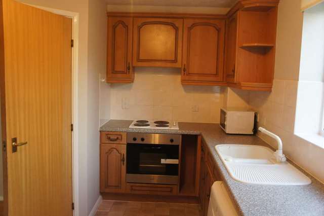  Image of 2 bedroom Apartment to rent in Lyon Close Maidenbower Crawley RH10 at Lyon Close  Crawley, RH10 7ND