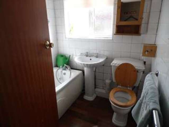 Image of 3 bedroom Terraced house for sale in Manor Road Benfleet SS7 at Manor Road  Benfleet, SS7 4HU