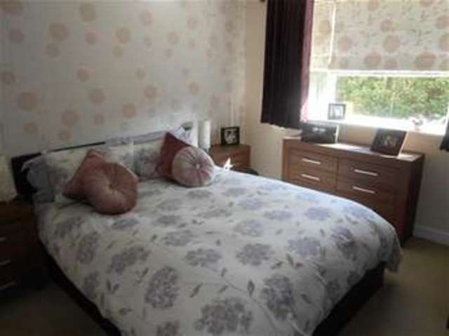 Image of 1 bedroom Flat to rent in Springhill Close Shelfield Walsall WS4 at Shelfield, WS4 1QL