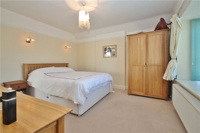  Image of 4 bedroom Detached house for sale in Meadway Drive Horsell Woking GU21 at Horsell Surrey Horsell, GU21 4TA