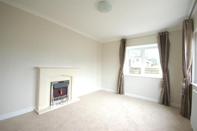  Image of 1 bedroom Bungalow for sale in Mere Oak Park Three Mile Cross Reading RG7 at Mere Oak Park Reading Reading, RG7 1NR