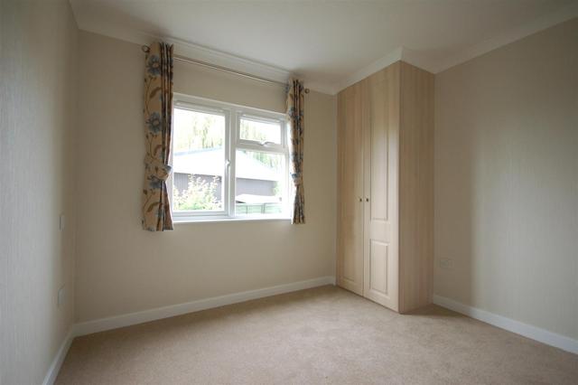  Image of 1 bedroom Bungalow for sale in Mere Oak Park Three Mile Cross Reading RG7 at Mere Oak Park Reading Reading, RG7 1NR