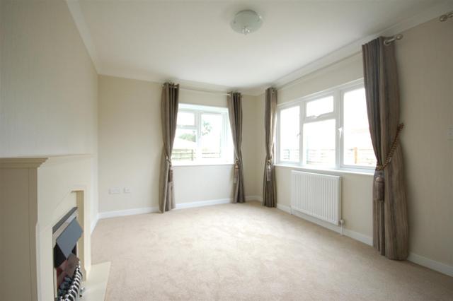  Image of 1 bedroom Bungalow for sale in Mere Oak Park Three Mile Cross Reading RG7 at Mere Oak Park Reading Reading, RG7 1NR