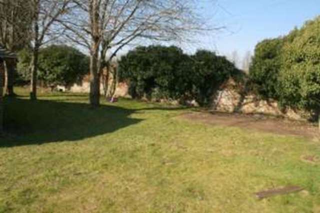  Image of 5 bedroom Bungalow to rent in Patching Worthing BN13 at Patching Worthing Patching, BN13 3XJ