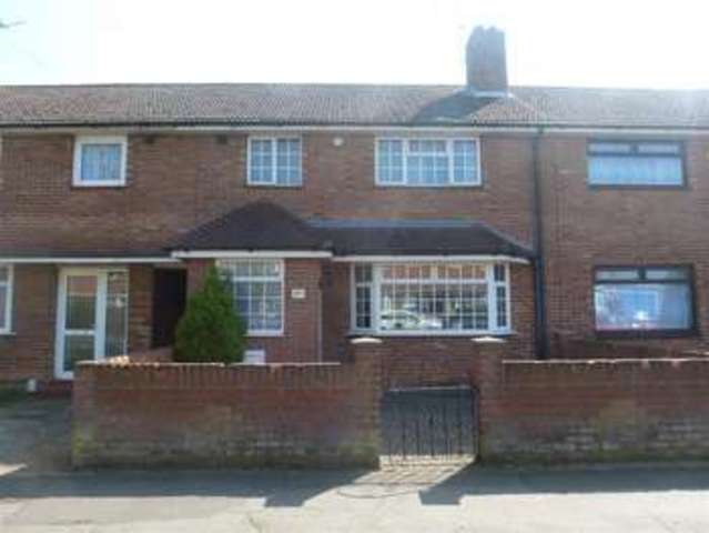  Image of 4 bedroom Terraced house for sale in Middle Park Way Havant PO9 at Havant Hampshire Havant, PO9 4NJ