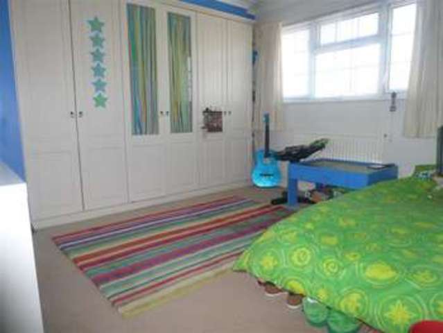  Image of 4 bedroom Terraced house for sale in Middle Park Way Havant PO9 at Havant Hampshire Havant, PO9 4NJ