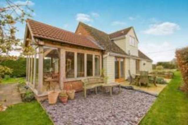  Image of 4 bedroom Bungalow for sale in Ramsdell Road Monk Sherborne Tadley RG26 at Monk Sherborne Tadley Monk Sherborne, RG26 5HS