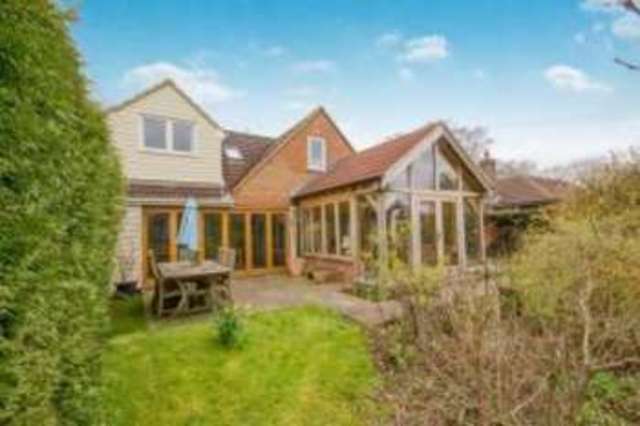  Image of 4 bedroom Bungalow for sale in Ramsdell Road Monk Sherborne Tadley RG26 at Monk Sherborne Tadley Monk Sherborne, RG26 5HS
