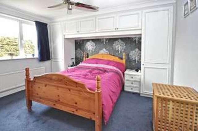  Image of 4 bedroom Detached house for sale in Mons Way Abingdon OX14 at Mons Way  Abingdon, OX14 1NJ