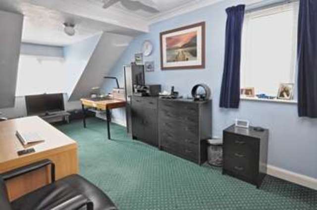  Image of 4 bedroom Detached house for sale in Mons Way Abingdon OX14 at Mons Way  Abingdon, OX14 1NJ