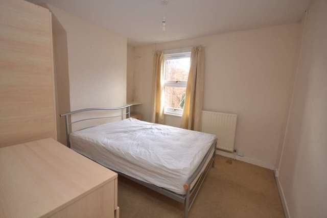  Image of 2 bedroom End of Terrace to rent in Montague Street Reading RG1 at Montague Street  Reading, RG1 4JH