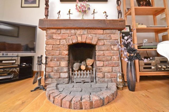  Image of 2 bedroom Cottage for sale in Moss Bridge Lane Lathom Ormskirk L40 at Moss Bridge Lane Lathom Ormskirk, L40 4BE