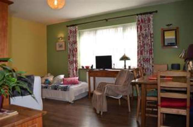  Image of 1 bedroom Flat for sale in Newton Road Chigwell IG7 at Chigwell Essex Chigwell, IG7 4AH