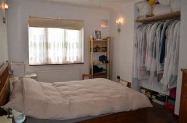  Image of 1 bedroom Flat for sale in Newton Road Chigwell IG7 at Chigwell Essex Chigwell, IG7 4AH