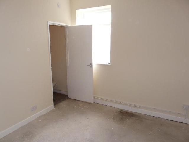  Image of 1 bedroom Ground Flat to rent in Ninian Park Road Cardiff CF11 at 99 Ninian Park Road  Cardiff, CF11 6HX