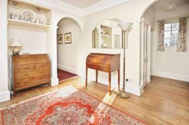  Image of 4 bedroom Detached house for sale in Norman Avenue Abingdon OX14 at Norman Avenue  Abingdon, OX14 2HQ