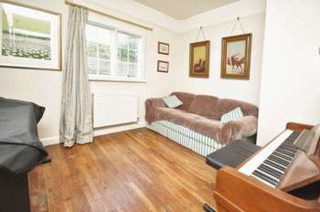  Image of 4 bedroom Detached house for sale in Norman Avenue Abingdon OX14 at Norman Avenue  Abingdon, OX14 2HQ