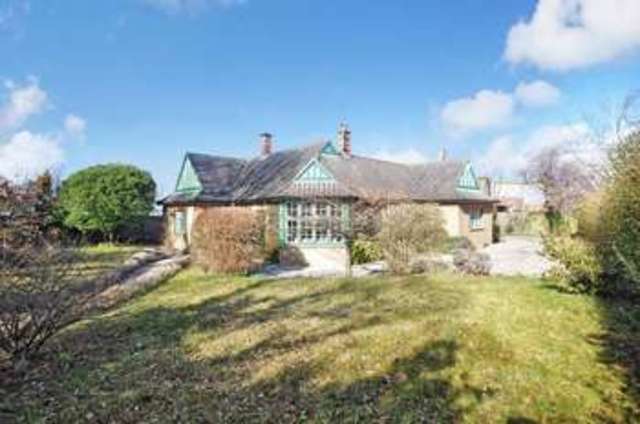  Image of 4 bedroom Detached house for sale in Norman Avenue Abingdon OX14 at Norman Avenue  Abingdon, OX14 2HQ