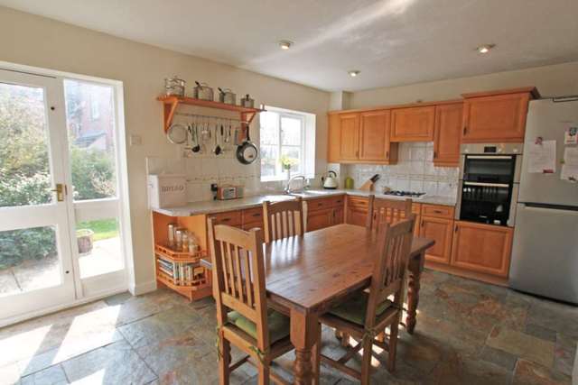  Image of 5 bedroom Detached house for sale in North Bush Furlong Didcot OX11 at North Bush Furlong  Didcot, OX11 9DY