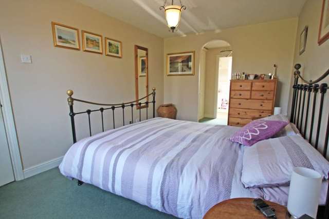  Image of 5 bedroom Detached house for sale in North Bush Furlong Didcot OX11 at North Bush Furlong  Didcot, OX11 9DY