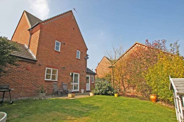  Image of 5 bedroom Detached house for sale in North Bush Furlong Didcot OX11 at North Bush Furlong  Didcot, OX11 9DY