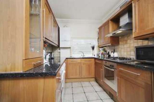  Image of 2 bedroom Flat to rent in North Side Wandsworth Common London SW18 at North Side Wandsworth Common  London, SW18 2SL