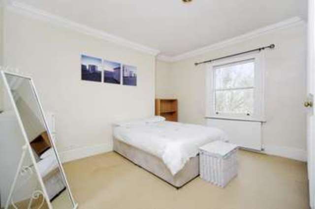  Image of 2 bedroom Flat to rent in North Side Wandsworth Common London SW18 at North Side Wandsworth Common  London, SW18 2SL