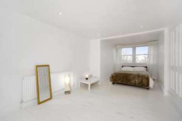  Image of 2 bedroom Flat to rent in North Side Wandsworth Common London SW18 at North Side Wandsworth Common  London, SW18 2SL