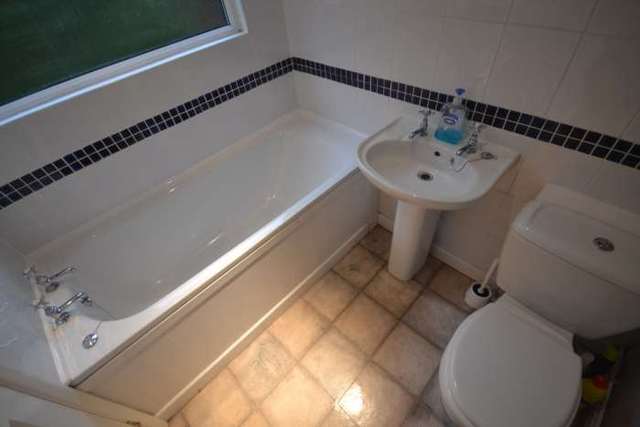  Image of 1 bedroom House Share to rent in North Street Caversham Reading RG4 at North Street Caversham Reading, RG4 8JA