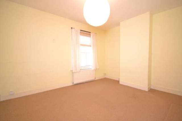  Image of 1 bedroom House Share to rent in North Street Caversham Reading RG4 at North Street Caversham Reading, RG4 8JA