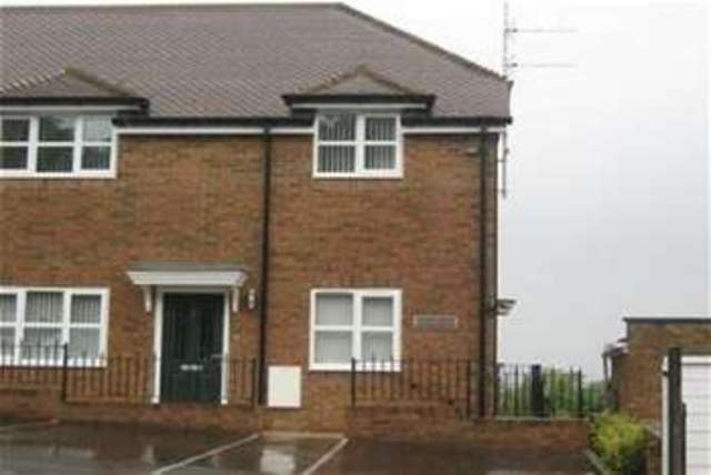  Image of 1 bedroom Flat to rent in Grosvenor Road Swindon SN1 at Swindon, SN1 4LU